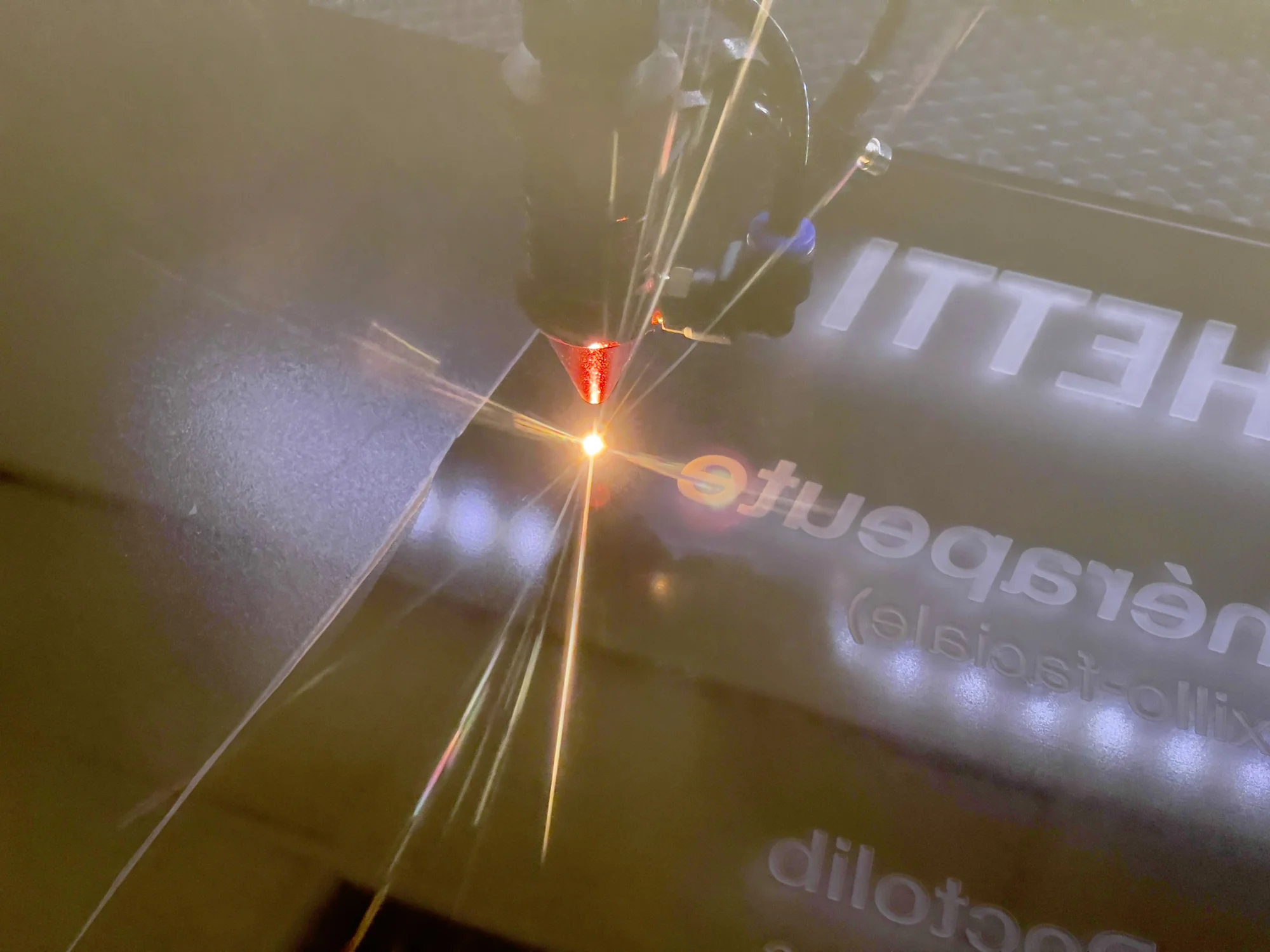 Gravure laser en action